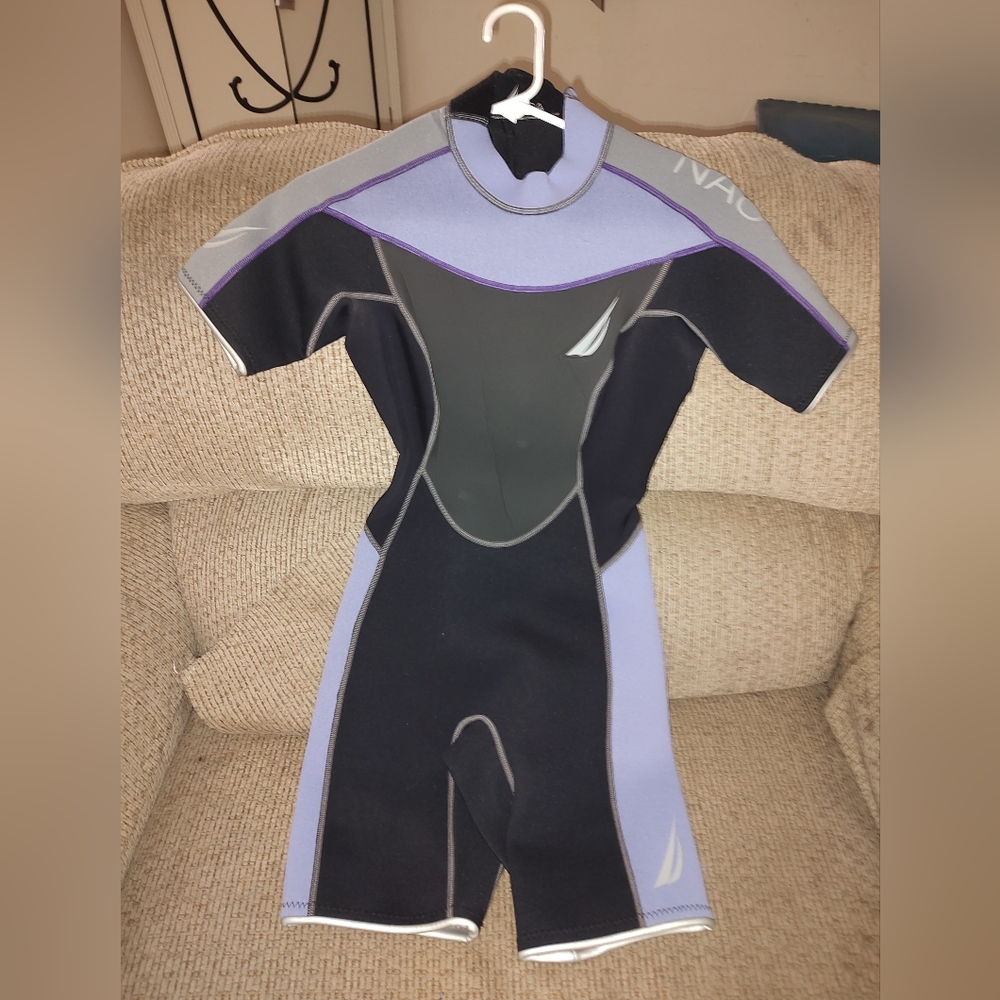 Nautica wet suit small